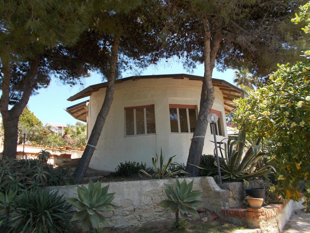 Holiday House Torre Di Manfria Villa Gela Dış mekan fotoğraf