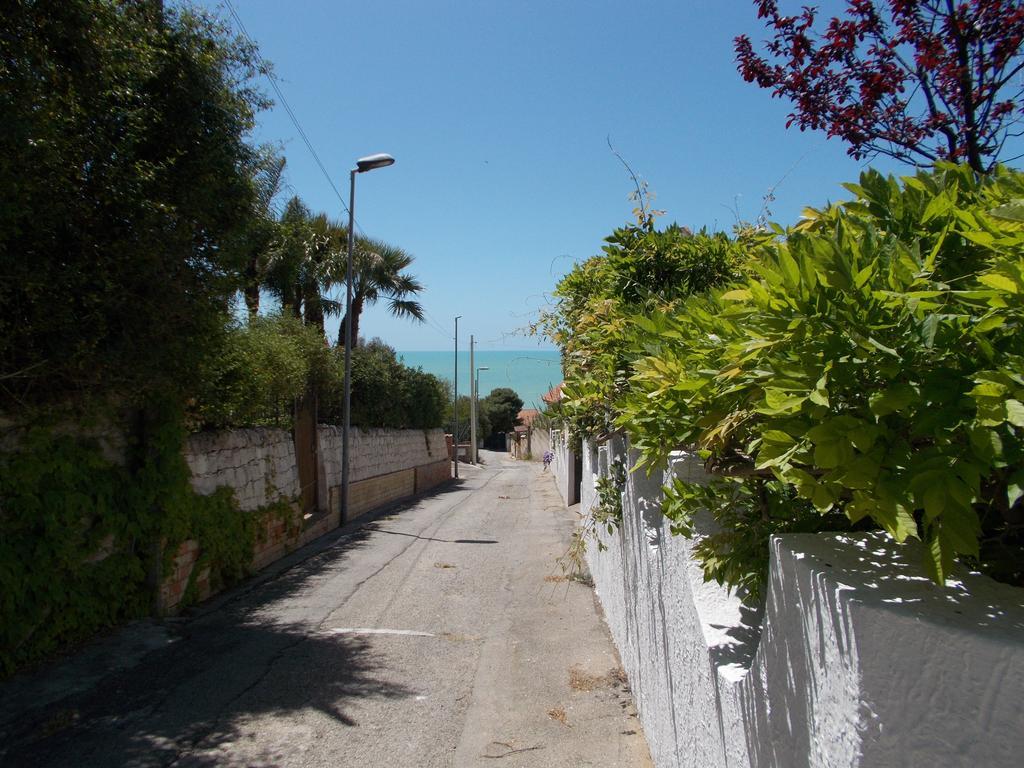 Holiday House Torre Di Manfria Villa Gela Dış mekan fotoğraf